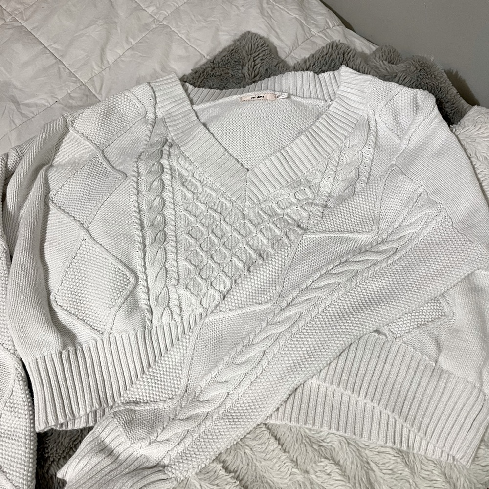 ALTARD STATE CROPPED SWEATER!!